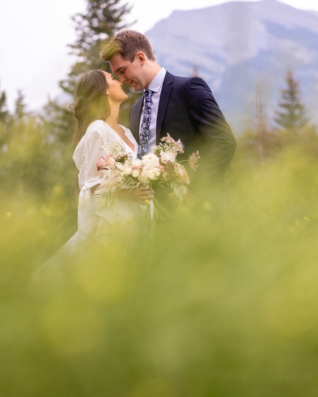 carousel-hero-element image-0